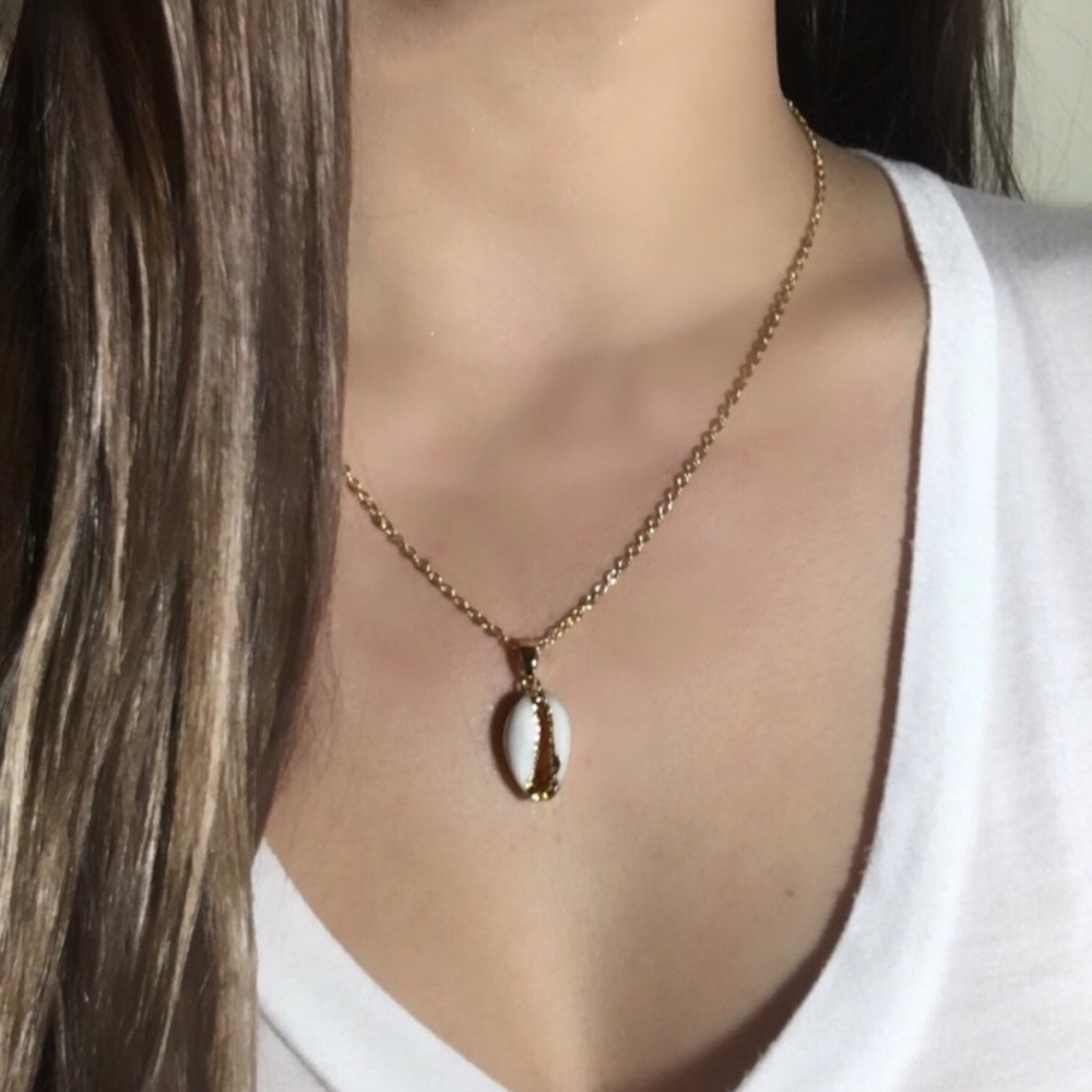 Dainty 14 K Rose Gold Cowrie Shell Necklace
